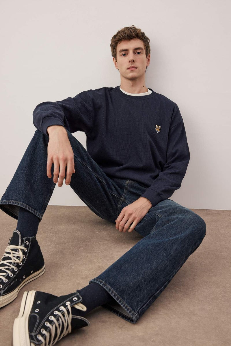 trendyol Dark Navy Blue Oversized /Wide Cut Crew Neck Tiger Embroidered Unlined Sweatshirt - Image 1