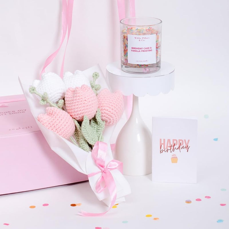 CONFETTI GIFTS هدية كونفيتي سلة هدايا عيد الميلاد لها مجموعة من 3 عناصر باقة زهور كروشيه شمعة معطرة بطاقة تهنئة بعيد الميلاد هدية عيد الميلاد لصديقة أخت زوجة أم وأصدقاء - Image 2