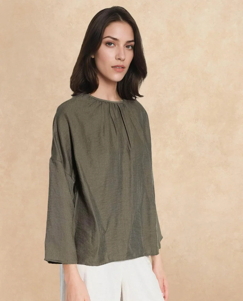 Rareism Women's Round Neck Gathered Top