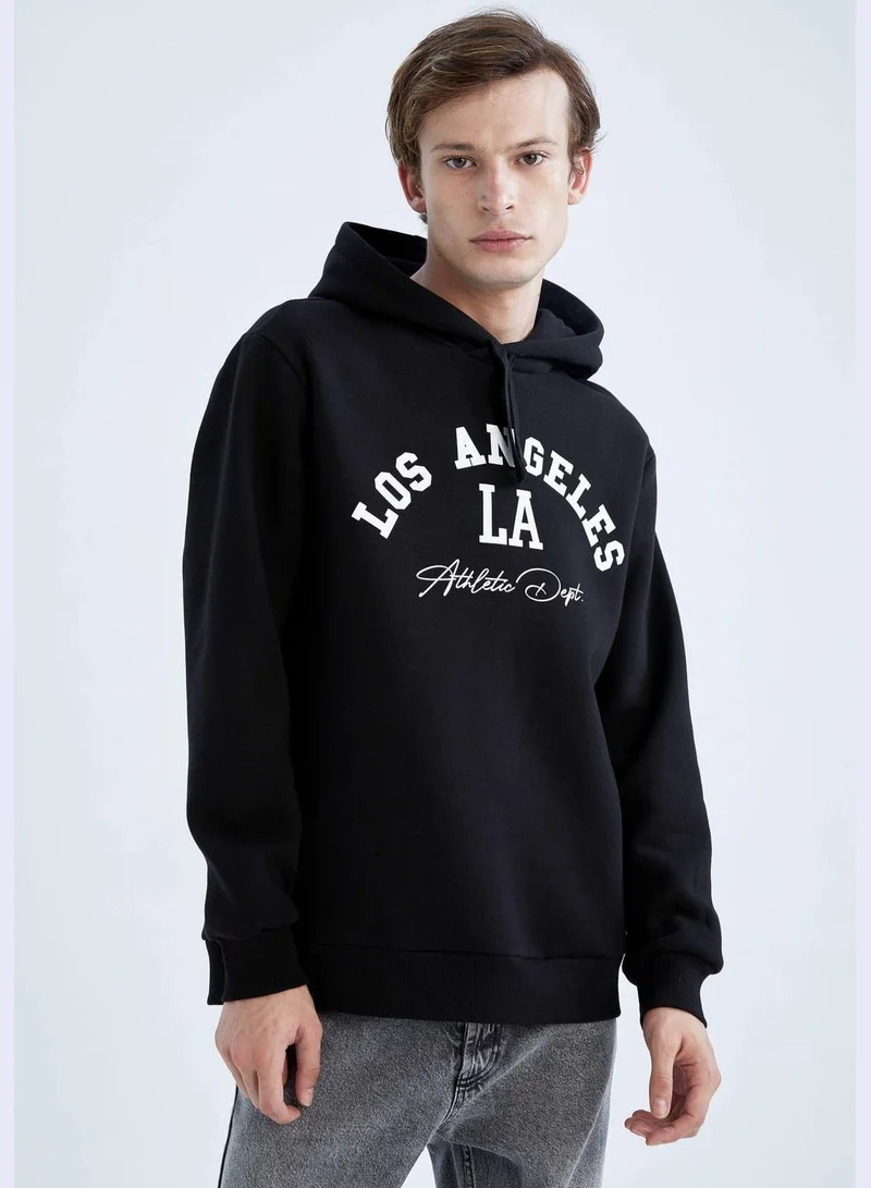 ديفاكتو سويت شيرت محبوك بأكمام طويلة وغطاء للرأس وقصة عادية للرجال