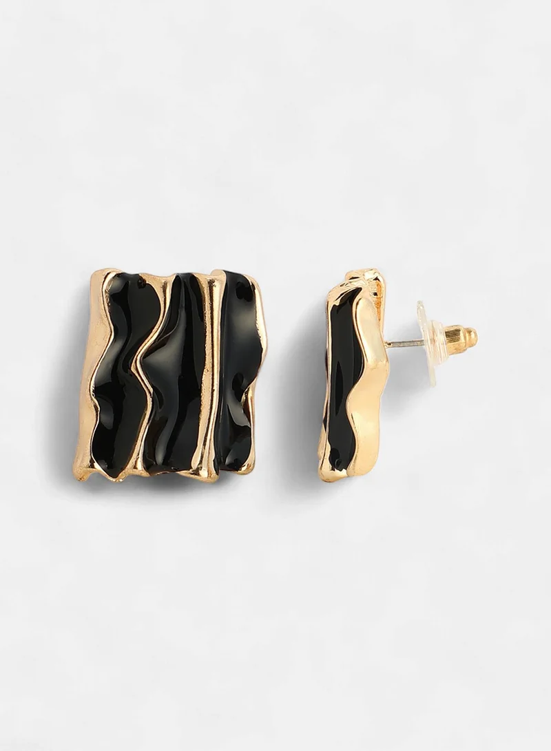 SOHI Tactile Contemporary Artificial Stud Earring Jewellery