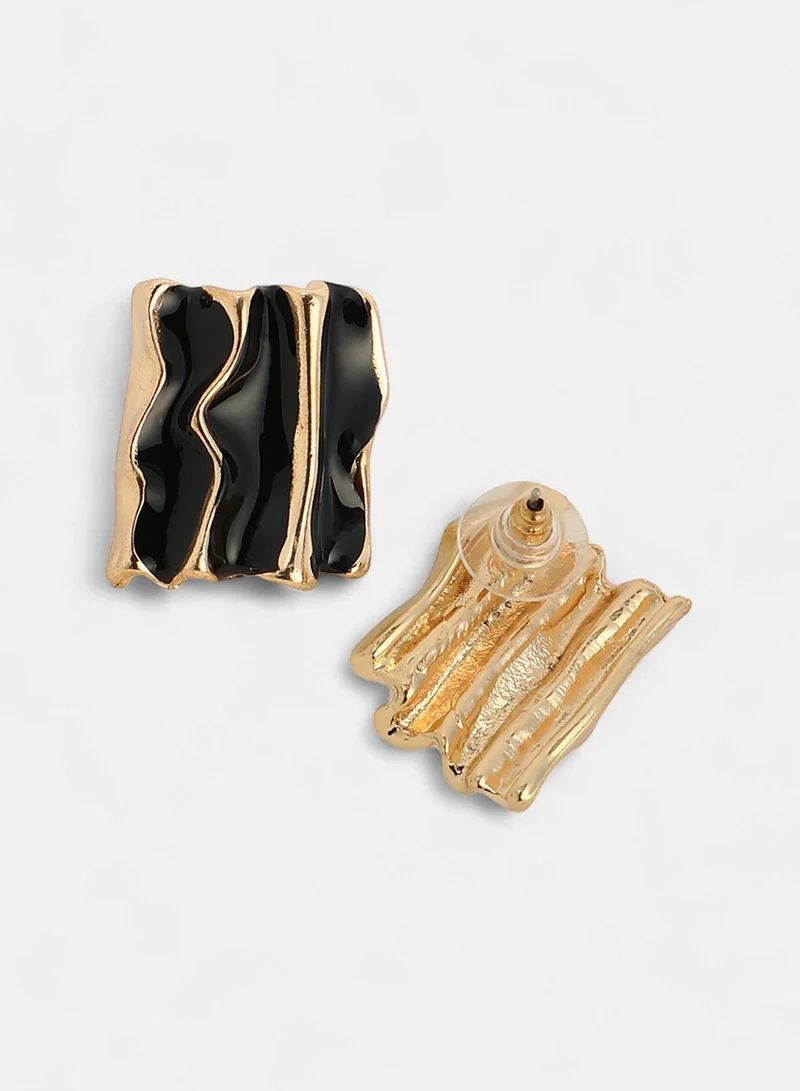 SOHI Tactile Contemporary Artificial Stud Earring Jewellery