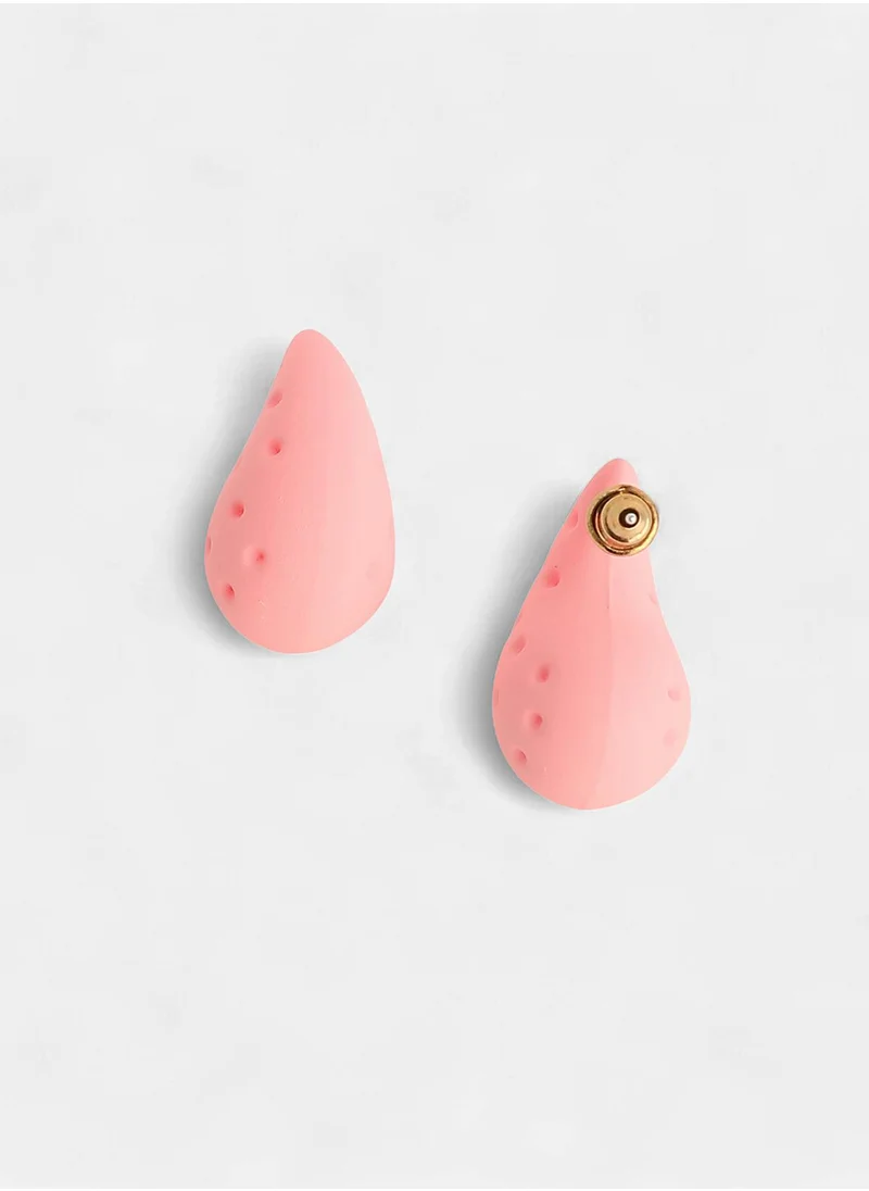 SOHI The Small Dented Teardrop Shaped Stud Earrings