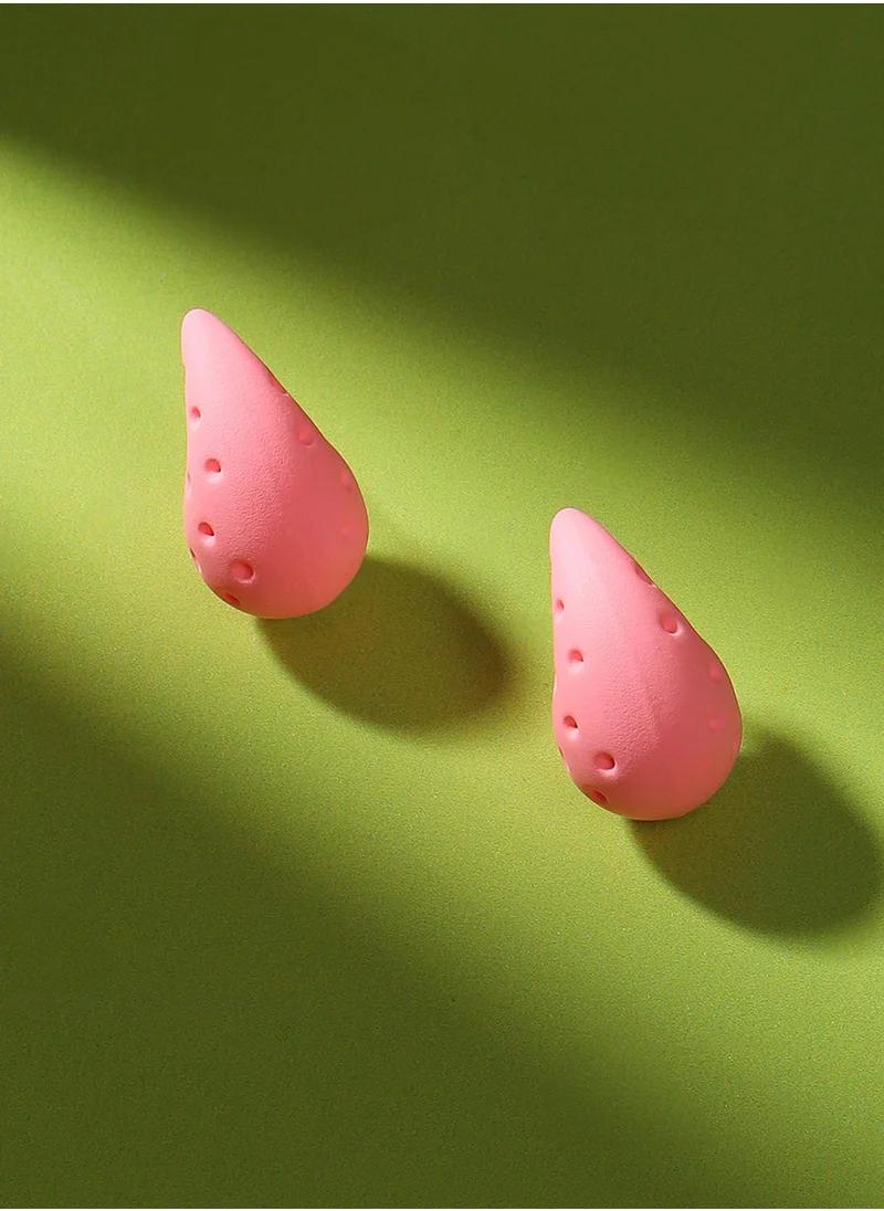 SOHI The Small Dented Teardrop Shaped Stud Earrings