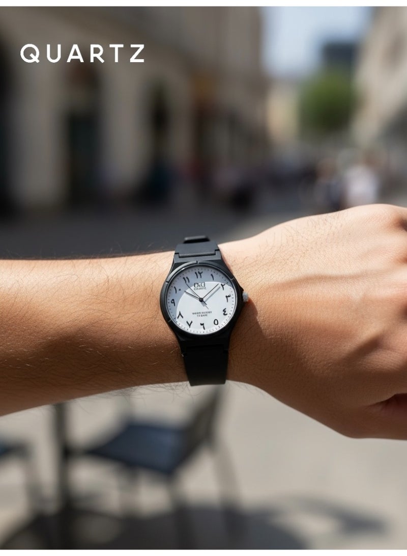 QUARTZ Men's Wrist Watch Water Resistant Up To 10 Bar With Elegant Black Design And Comfortable Silicone Strap Featuring A Luxurious Golden Dial Suitable For Daily And Formal Wear - Image 3