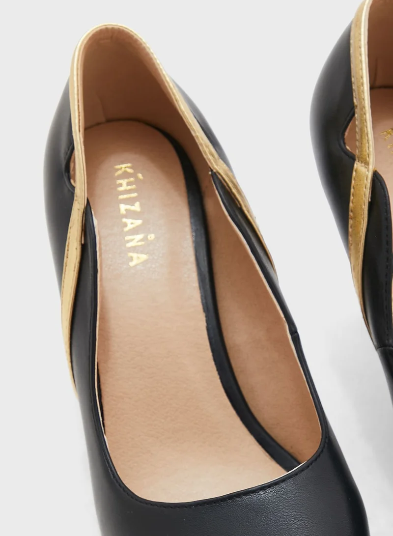 Khizana Scallop Edge Metallic Trim Pointed Pump