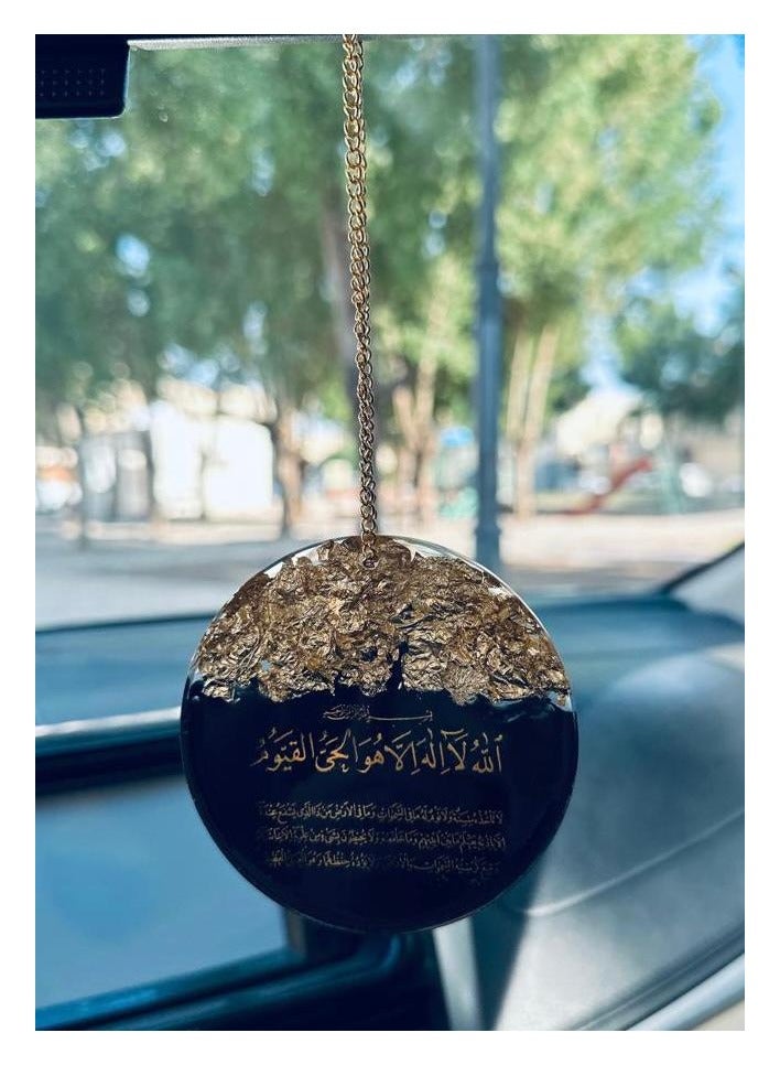 A circular car pendant with an elegant design of luxurious resin embroidered with gold leaf - Image 2