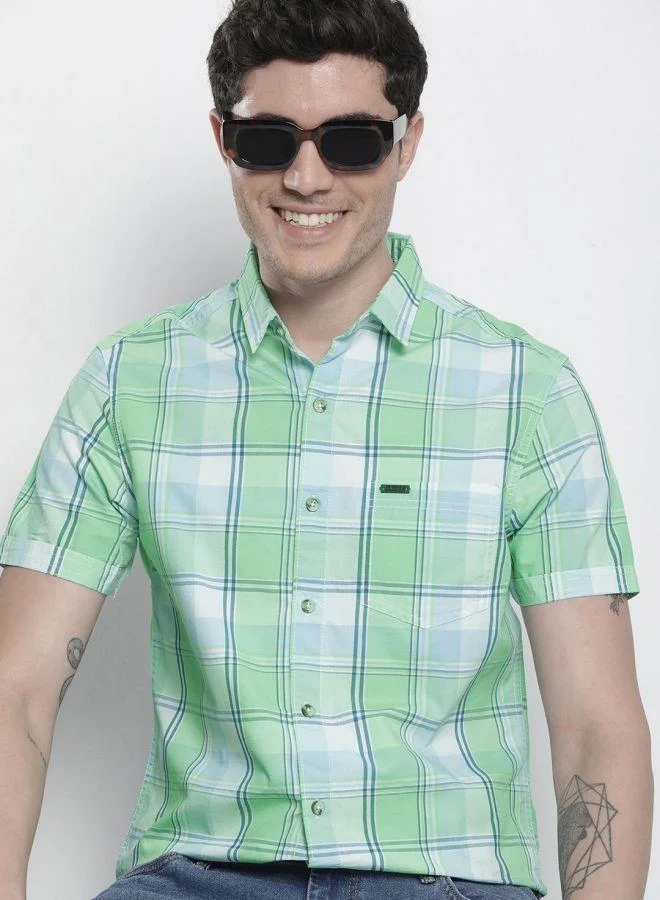 ذا انديان كراج كو Men Slim Fit Checkered Half Sleeves Cutaway Collar Casual Shirt