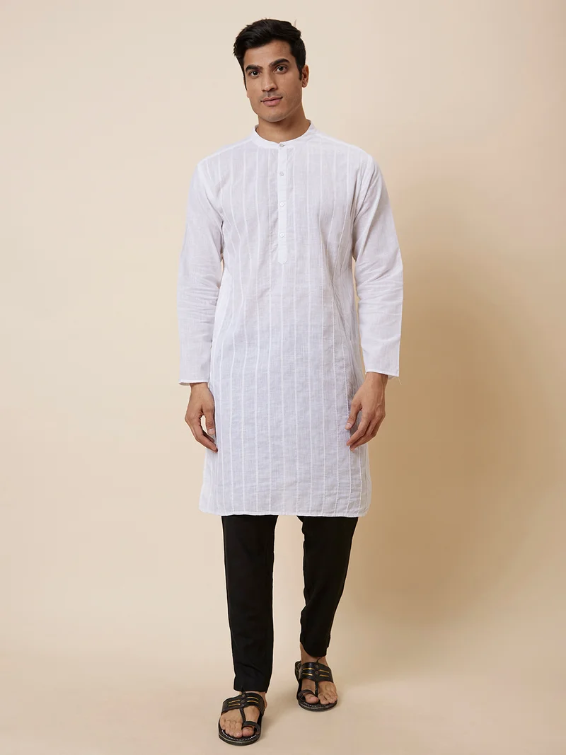 globus Globus Men White Woven Design Kurta
