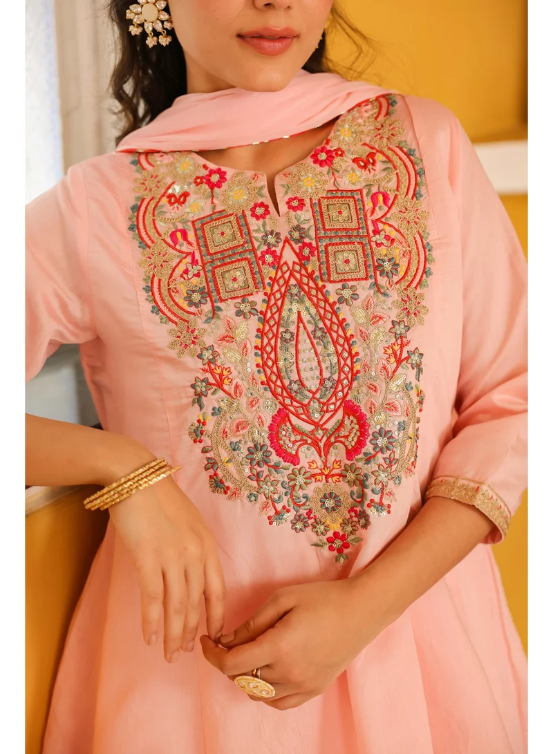 باناش برييا طقم كورتا أناركالي حرير شانديري باللون الوردي للنساء – ملابس هندية تقليدية، للحفلات والمناسبات الاحتفالية