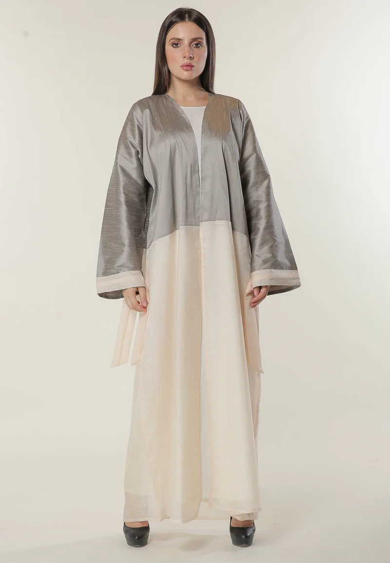 Moistreet Colorblock Flared Sleeve Abaya