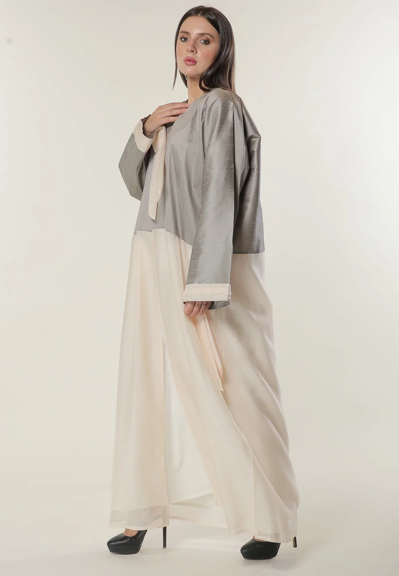 Moistreet  Colorblock Flared Sleeve Abaya for Women | Best Price UAE