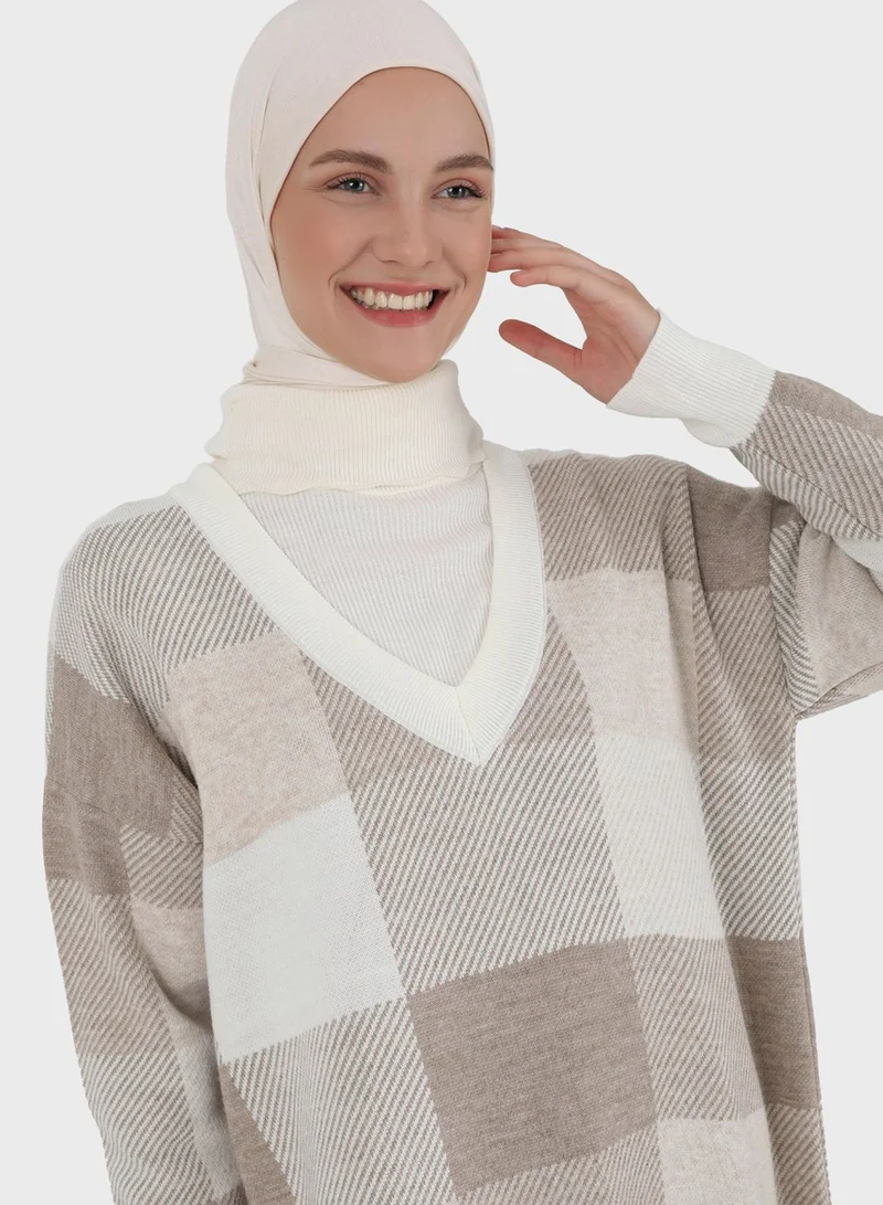 Benin by modanisa Checked V-Neck Dress