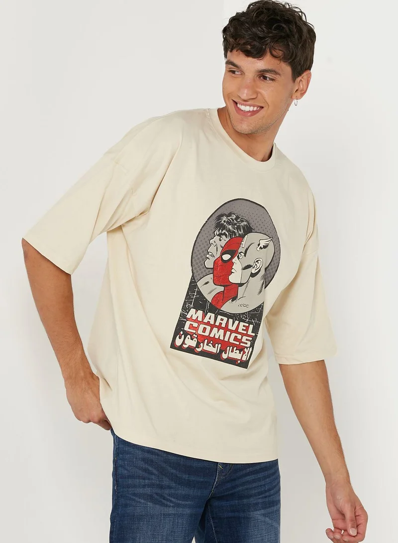 أوربان هول تيشيرت واسع بطبعة جرافيك