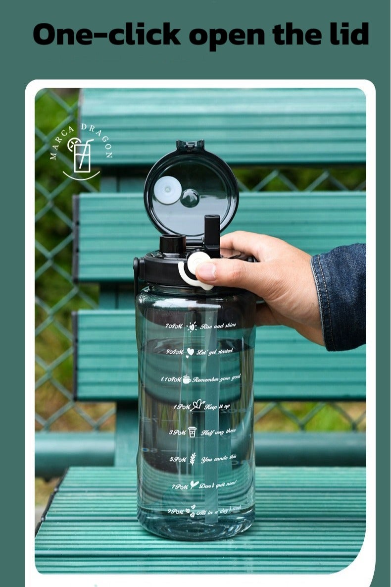 زجاجة مياه رياضية كبيرة سعة 2 لتر مع منفذين للشرب، غطاء يفتح بلمسة واحدة بيد واحدة، مقبض حمل، للصالة الرياضية وركوب الدراجات والمشي لمسافات طويلة - Image 2