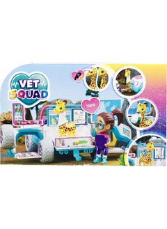 Goliath Vet Squad Yara & 4x4, Safari Expedition, 3 Inch Articulated Vet Figure with Vehicle, pet and Accessories  - Image 2