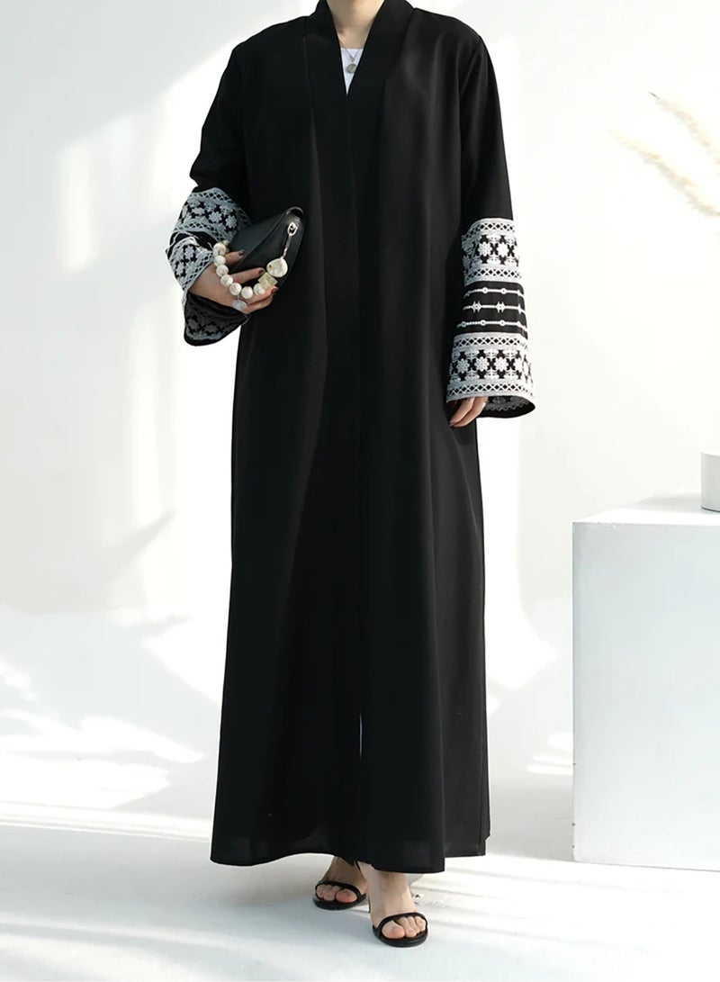 عباية جلابية إسلامية أنيقة بأكمام مطرزة بتصميم عصري يجمع بين التقاليد، مثالية للمناسبات الأنيقة  - Image 1