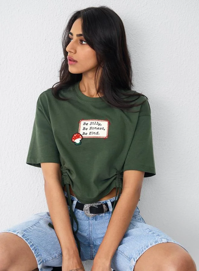 ذا سوليد ستور تيشيرت قطن قصير بتفاصيل كشكش