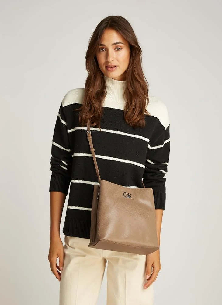 CALVIN KLEIN Must Small Bucket Crossbody