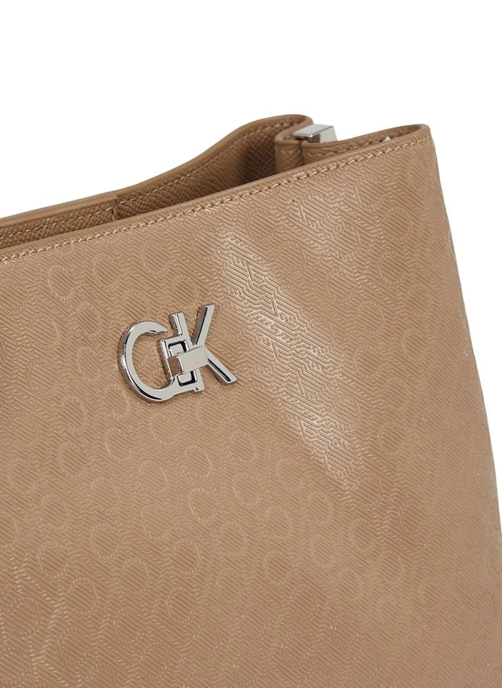 CALVIN KLEIN Must Small Bucket Crossbody