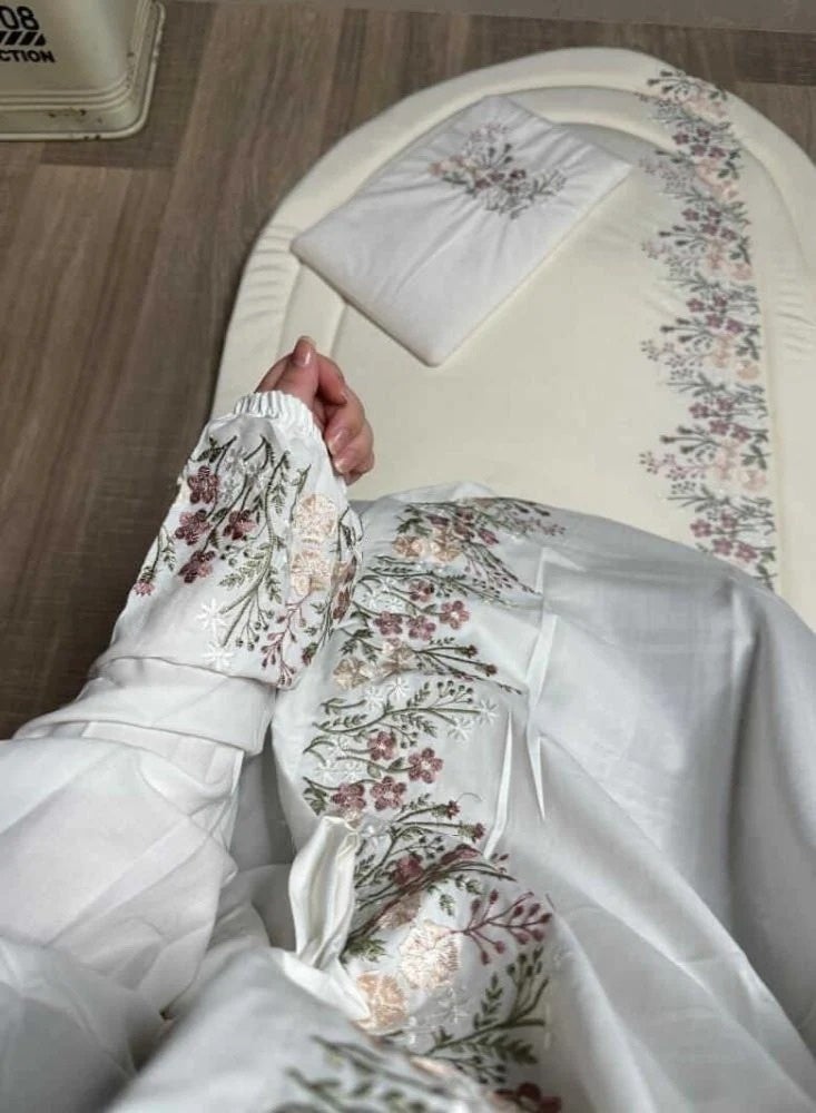 WARD Embroidered Prayer Rug and Sheet Set - Off White