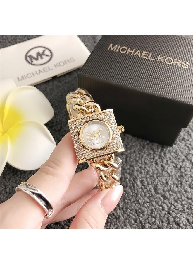 MK ساعة ميخايل كورس للنساء بتصميم ذهبي مع علبة مربعة مرصعة بالكريستال وسوار سلسلة سميك