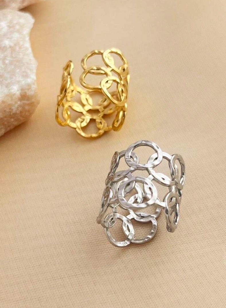 إيكوال طقم مكون من خاتمين نسائي من الاستانلس ستيل باللونين الفضي والذهبي بمقاس موحد - Image 1