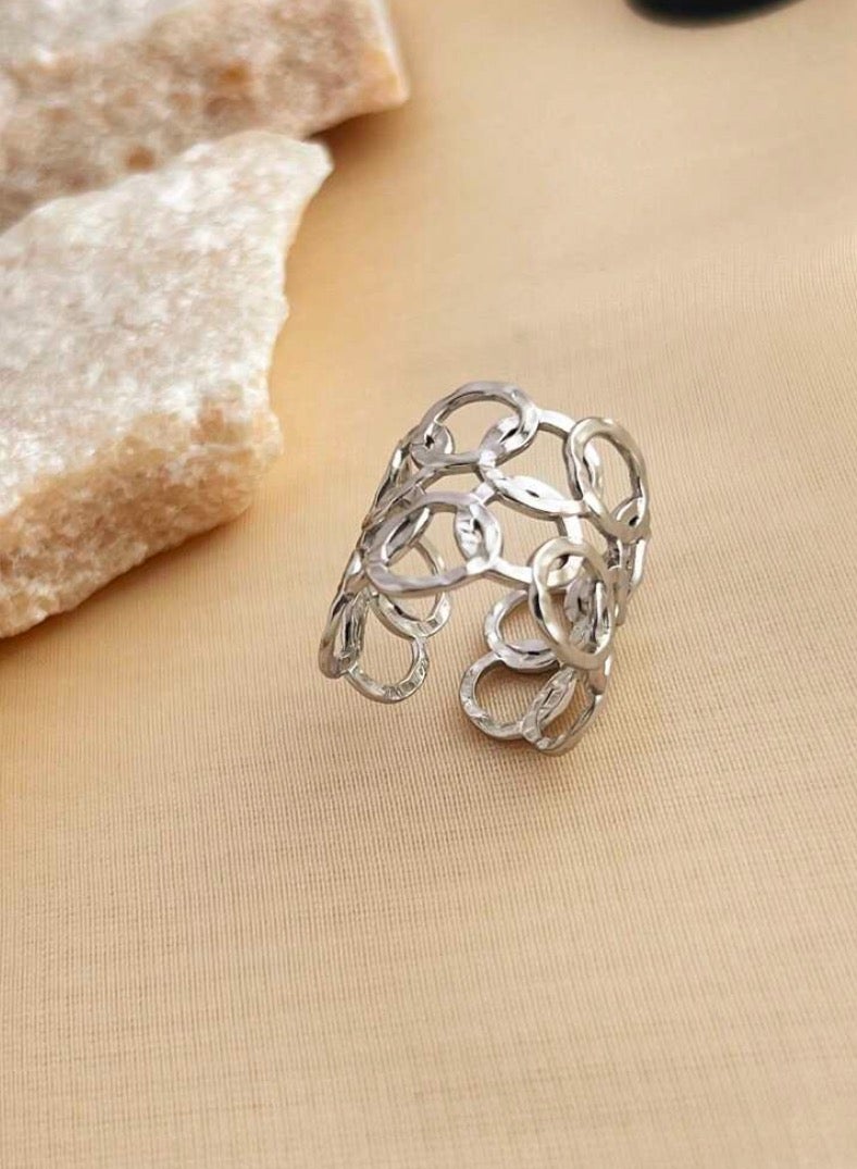 إيكوال طقم مكون من خاتمين نسائي من الاستانلس ستيل باللونين الفضي والذهبي بمقاس موحد - Image 4