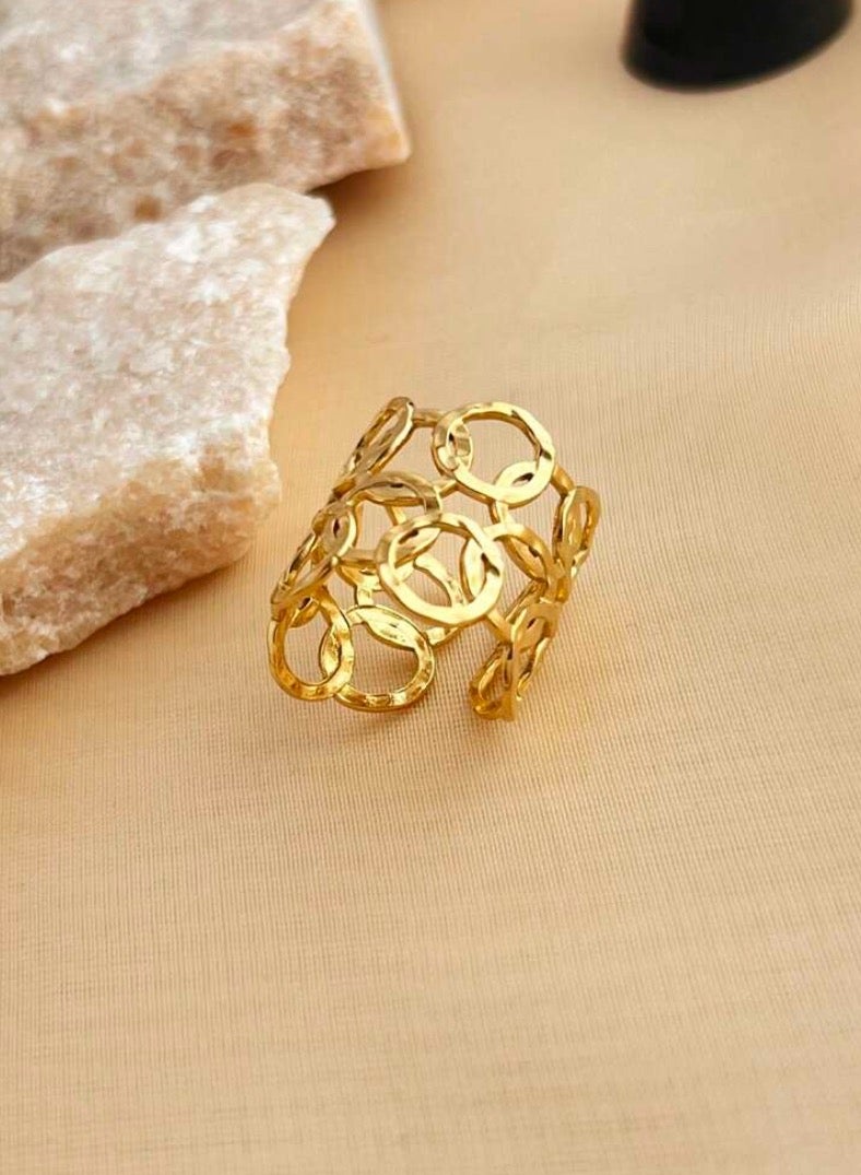 إيكوال طقم مكون من خاتمين نسائي من الاستانلس ستيل باللونين الفضي والذهبي بمقاس موحد - Image 3