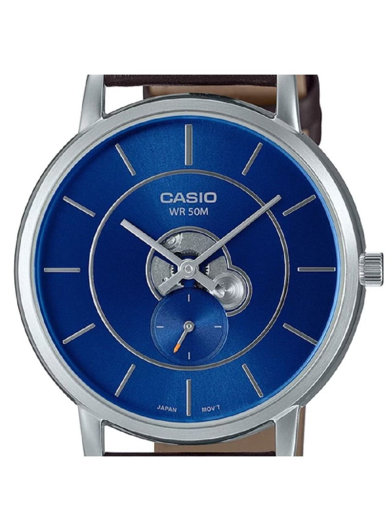 كاسيو ساعة كاسيو للرجال - انالوج بمينا داخلي ومينا زرقاء وبسوار جلدي MTP-B130L-2AVDF. - Image 4
