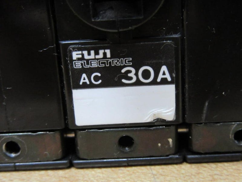 Fuji Electric CP33EM30W Circuit Breaker CP33EM30W - Image 3