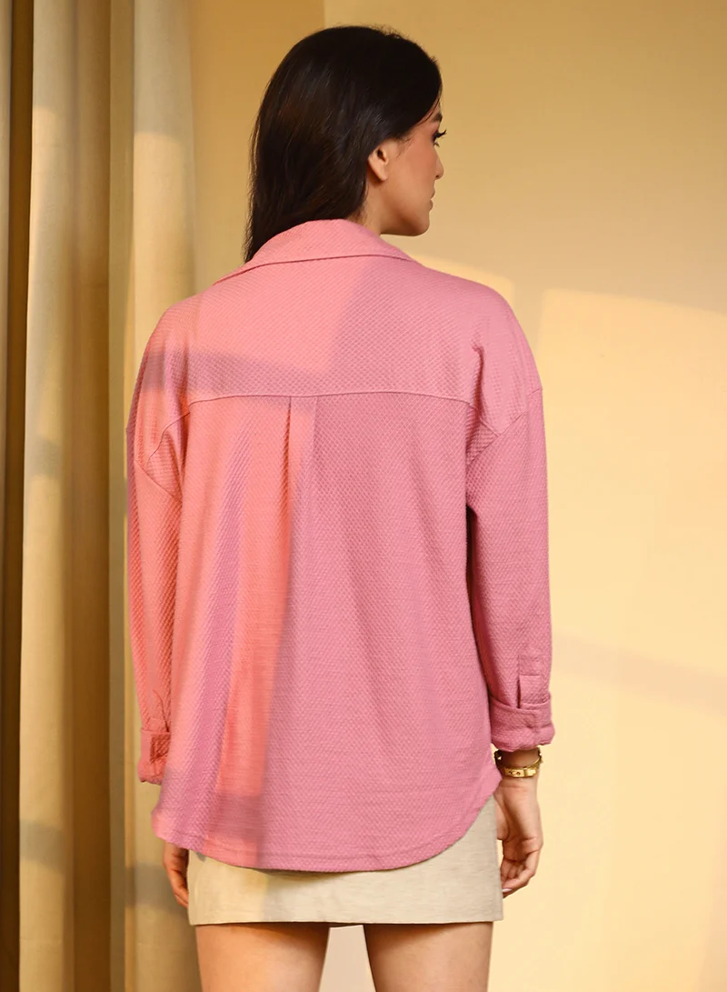 كامبوس سوترا قميص نسائي وردي سلموني بنقوش مربعة بياقة عريضة وأكمام طويلة وإغلاق بأزرار