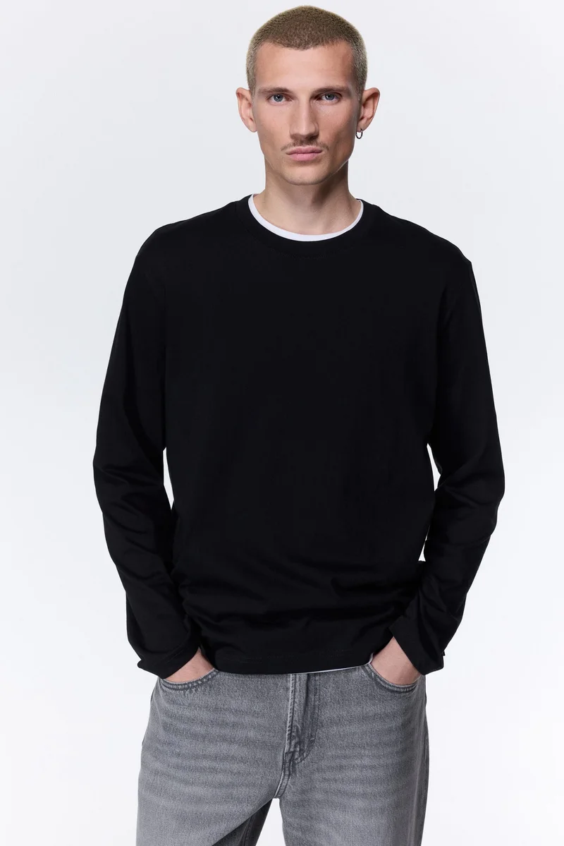 اتش اند ام بلوزة من الجيرسيه بقصة عادية