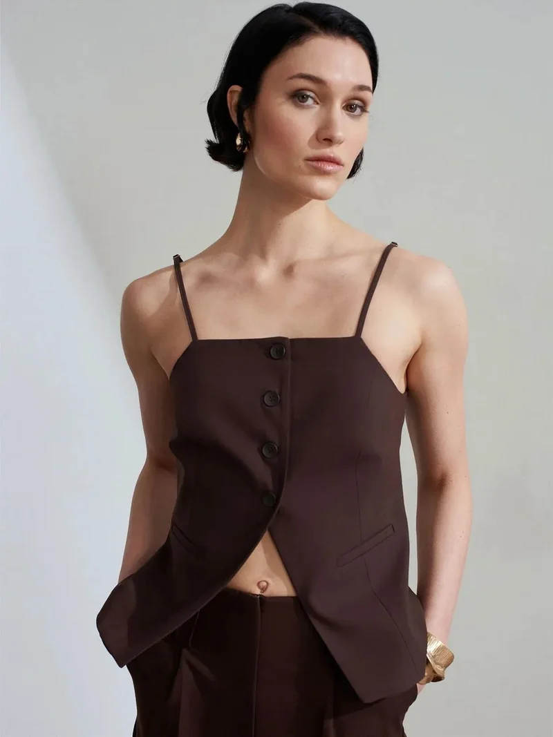ديلفين Dilvin Fitted Crepe Waistcoat With Square Collar