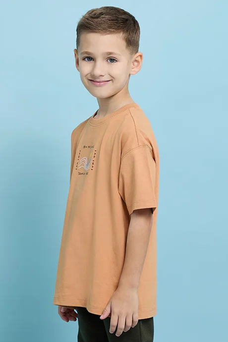 أر أند بي Printed T-Shirt with Crew Neck and Short Sleeves
