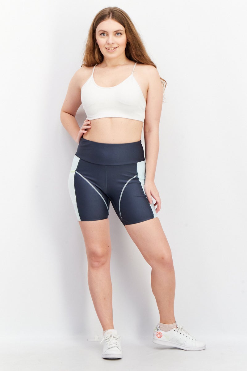 PUMA Women Tight Fit Run Marathon Legging Shorts, Grey - Image 4