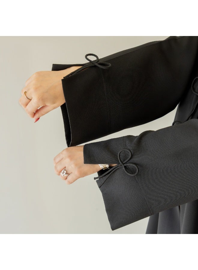 LINELLE عباءة لينيل سوداء بتفاصيل في الكتف للنساء - ياقة أنيقة، مقدمة مزررة، تفاصيل على الأكمام والجسم، ملابس يومية ومناسبات محتشمة - Image 4