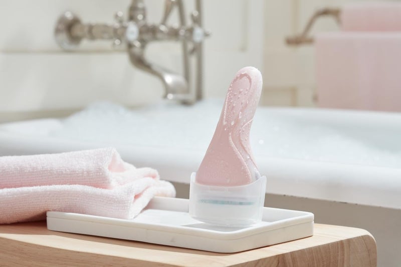 Intuition 2-in-1 Advanced Moisture Women's Razor with Soap - Polka Dot Limited Edition Gift Pack with Organic Shea Butter - Image 3