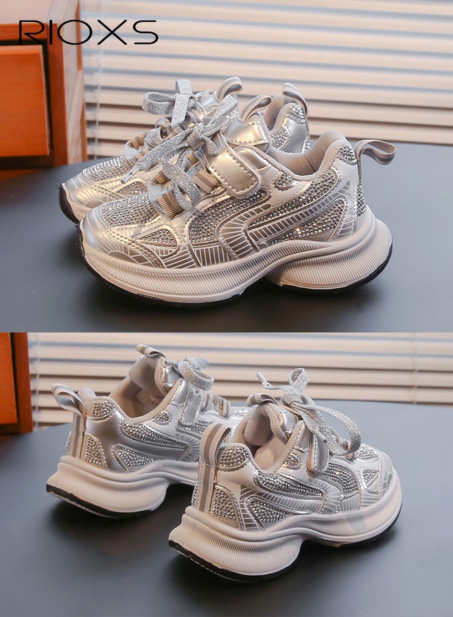 ريوكس أحذية رياضية سميكة للأطفال، أحذية رياضية خفيفة الوزن ومضادة للانزلاق للفتيات والفتيان، أحذية رياضية كلاسيكية عصرية، أحذية مشي بكعب، أحذية جري مريحة وقابلة للتنفس، أحذية تنس، مناسبة لأعياد الميلاد/العودة إلى المدرسة/الركض/الرياضة والأنشطة الخارجية الأخرى، فضية - Image 5