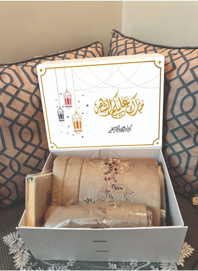 A set of carpet, prayer sheet and Qur’an for women - pzsku/ZB1F3EE01B58FD2206CA0Z/45/_/1737393063/b1df16f6-cf44-428e-8ecf-b2d79a482b7e