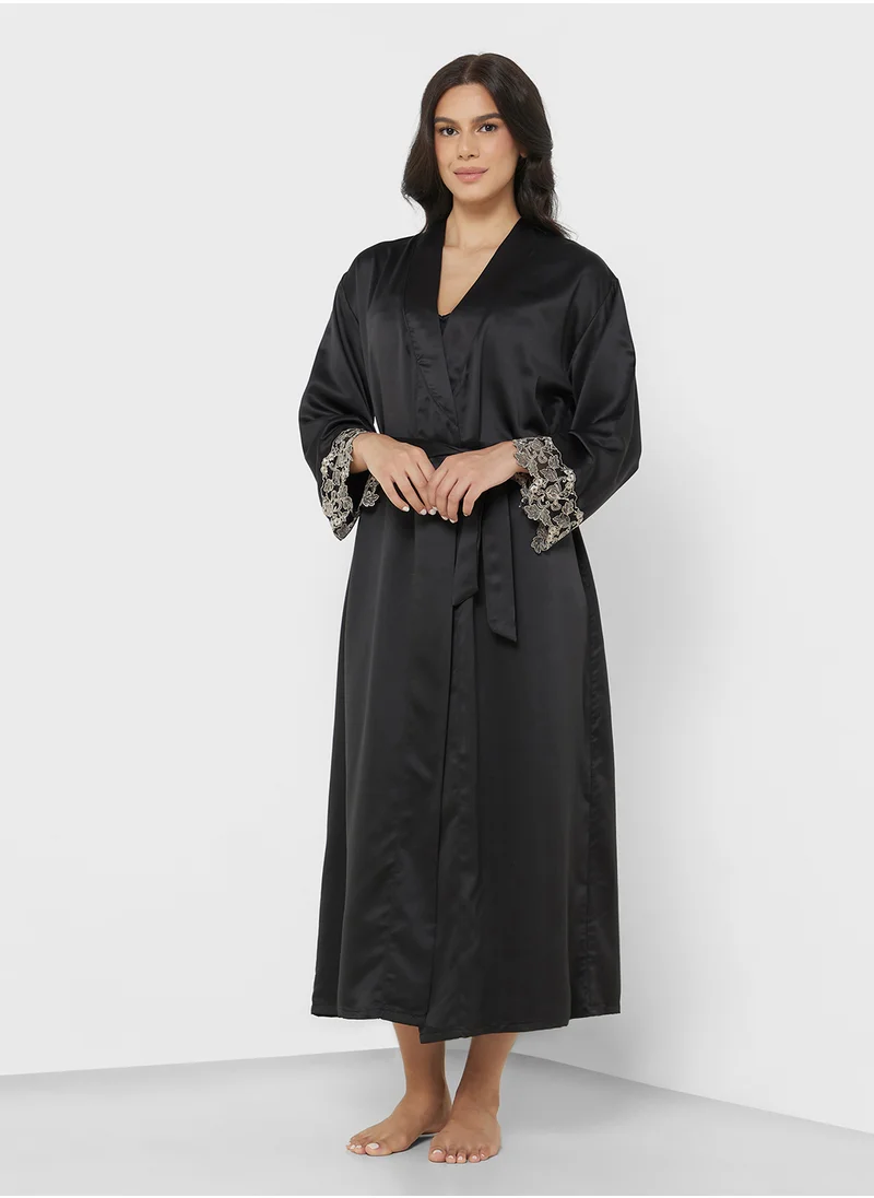 ايلا Robe With Lace Rim