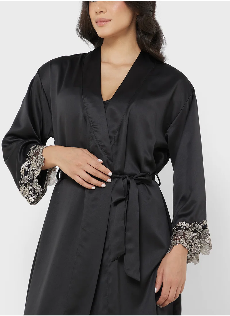 ايلا Robe With Lace Rim