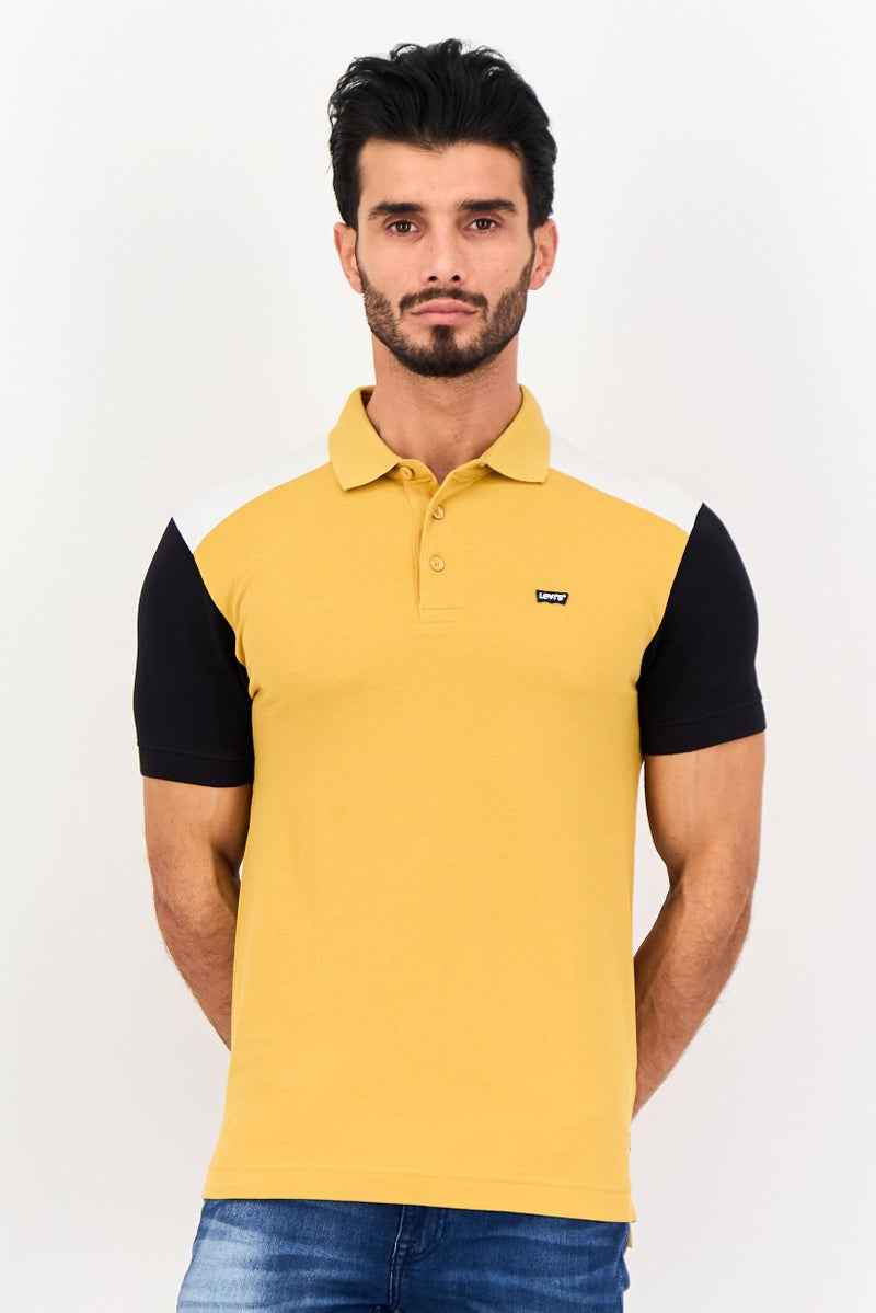 Levi's تي شيرت بولو قصير الأكمام للرجال بتصميم عادي مع شعار العلامة التجارية، متعدد الألوان - Image 1