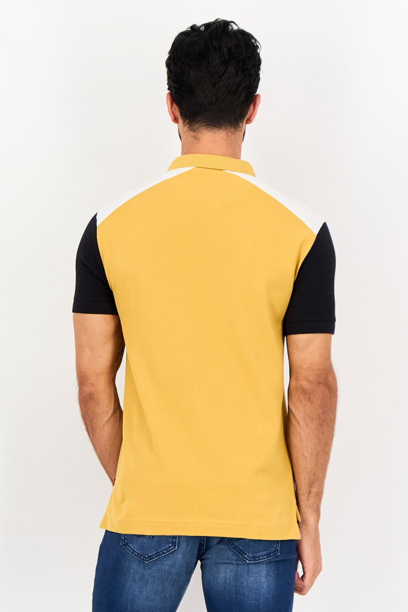 Levi's تي شيرت بولو قصير الأكمام للرجال بتصميم عادي مع شعار العلامة التجارية، متعدد الألوان - Image 3