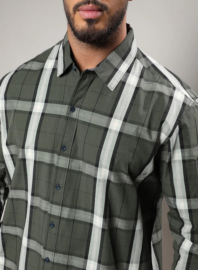 Instafab Plus Instafab Plus Men's Tartan Plaid Dark Green Button Up Plus-Size Fit Shirt For Casual Wear | Cotton Spread Collar Shirt Crafted With Regular Sleeve & Comfort Fit For Everyday Wear