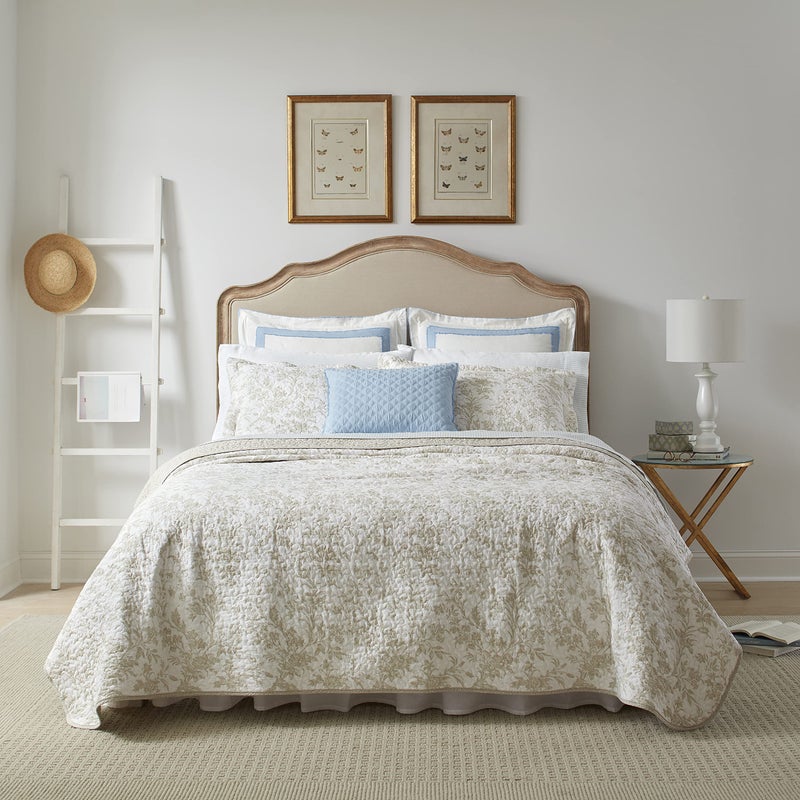 LAURA ASHLEY Laura Ashley Home  Queen Quilt Set Cotton Reversible Bedding with Matching Shams Home Decor for All Seasons Amberley Biscuit Queen