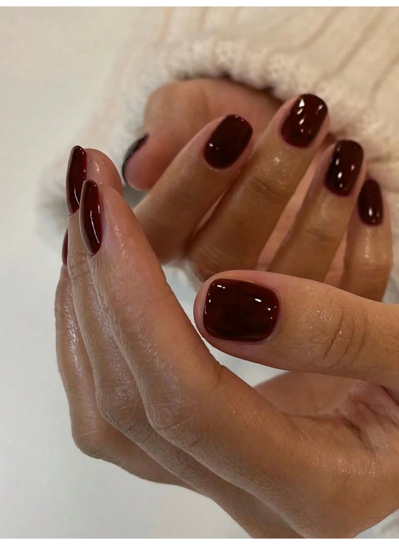 Square-shaped fake nails set – the box includes 24 nails, a nail file, and glue. - Image 1