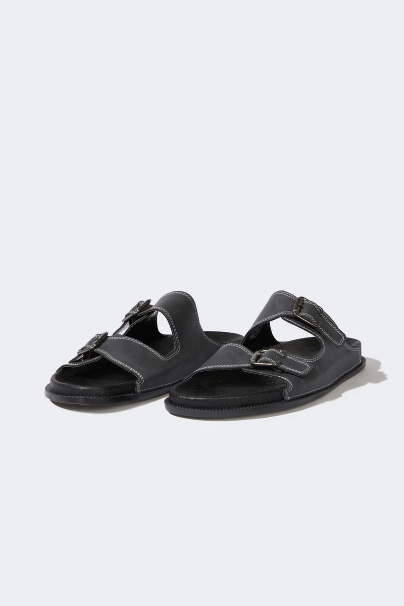 ديفاكتو Boy Flat Sole Double Banded Faux Leather Slippers