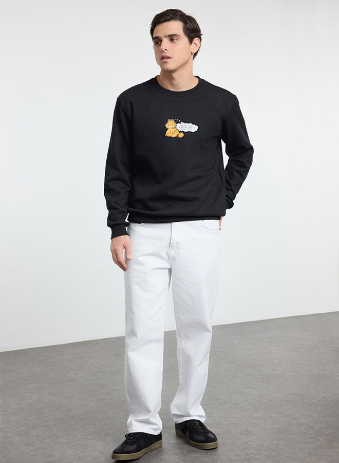 trendyol Black Garfield Original Licensed Printed Regular Cut Sweatshirt - Image 1