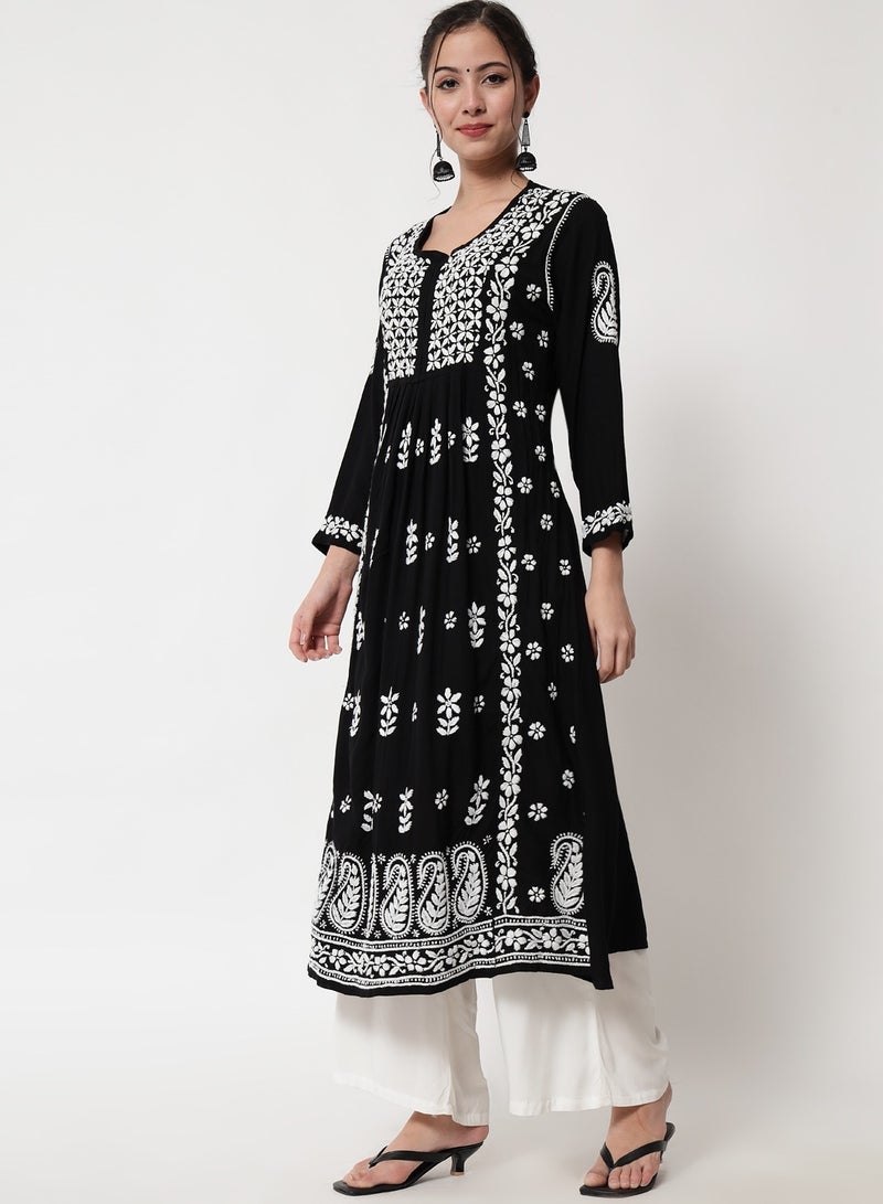 Alaya Women Hand Embroidered Chikankari Cotton Kurta-AL3549 - Image 5